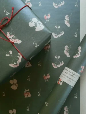hartie ambalat verde inchis floral