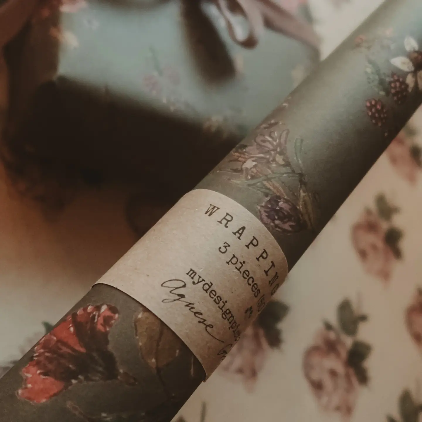 set 3 buc hartie ambalat gri floral set 3 buc hartie ambalat gri floral