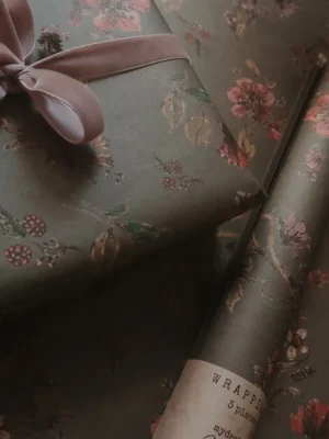 set 3 buc hartie ambalat gri floral