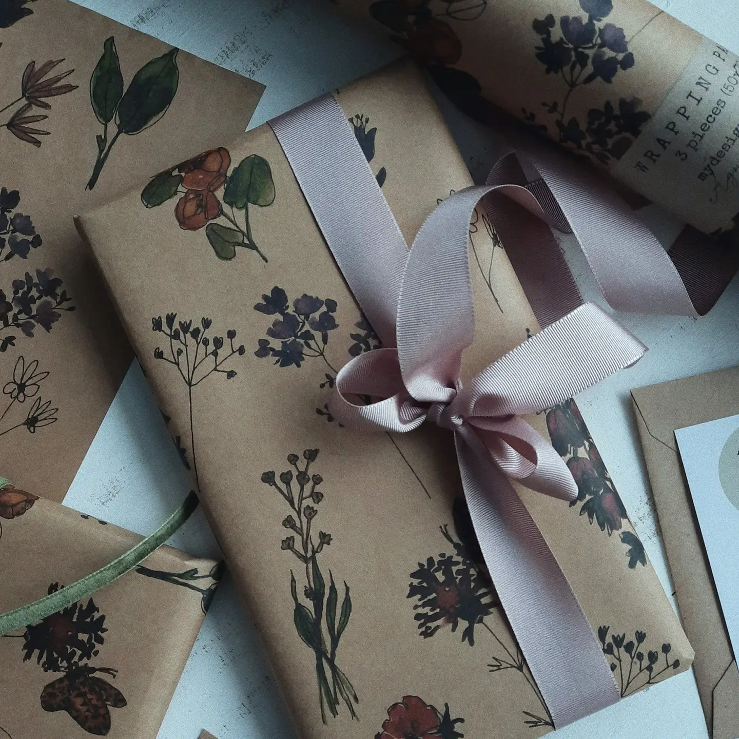 hartie ambalat kraft flori de camp meadow flowers hartie ambalat kraft flori de camp meadow flowers